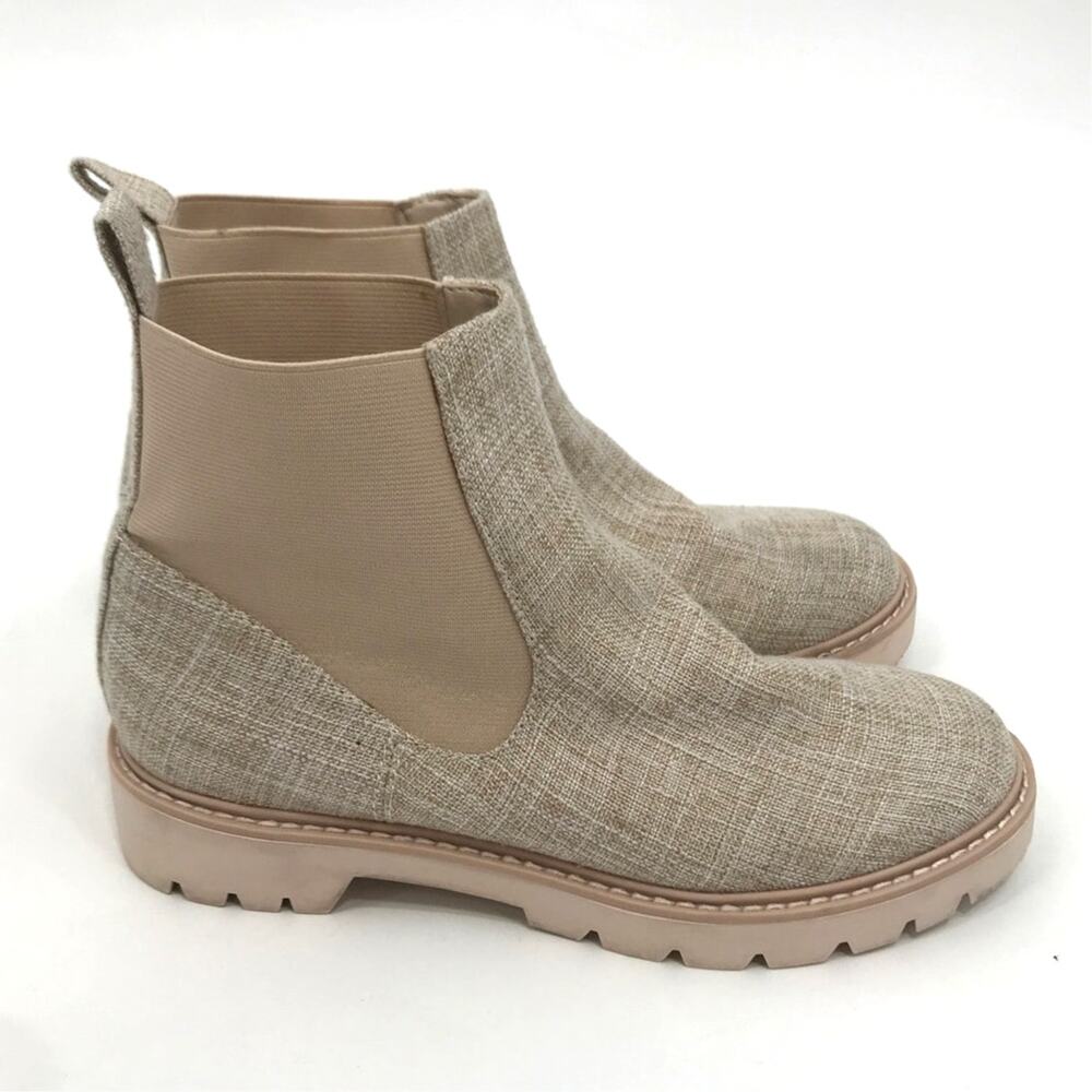 Dolce Vita Pepper Nude Tan Lug Sole Chelsea Boots Size 8 Pull On